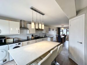 Photo 16- click for photo gallery